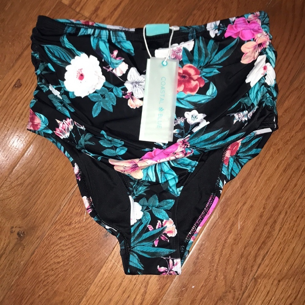 NWT XS women’s swim bottoms